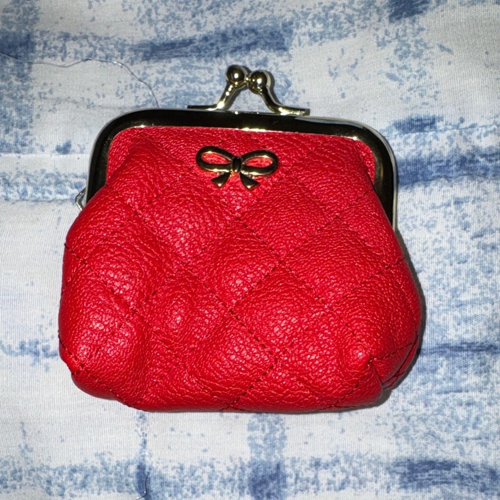 Elegant Red Quilted Women's Coin Purse